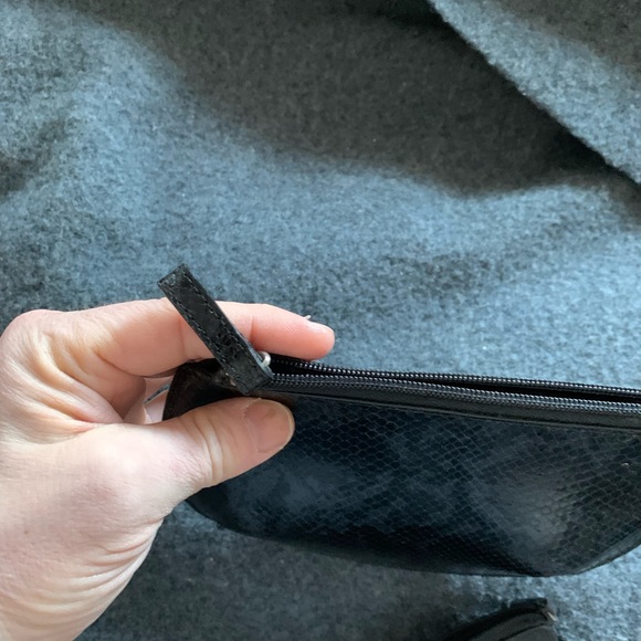 Fossil Brand Real Leather Faux Snakeskin Finish Zipper Pouch and CardHolder - Picture 6 of 6